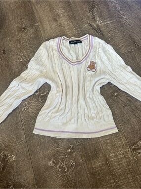Zou Xue Cable Knit V-Neck Sweater with Teddy Patch - Cream with Lavender Trim